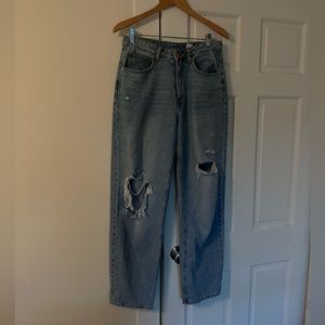 High rise ripped jeans